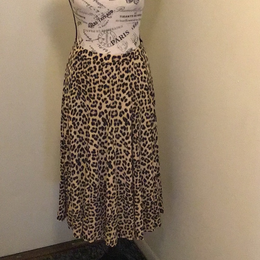 Like New Animal Print 27.5 Skirt Size Small